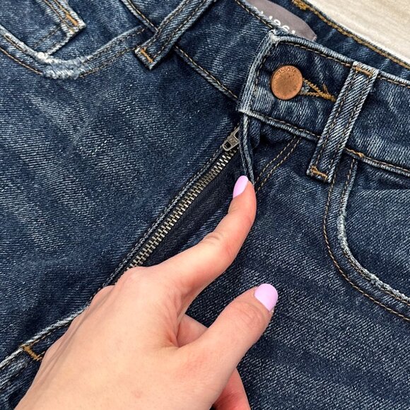 DL1961 Cleo High Rise Cut-Off Distressed Denim Shorts in Solana Dark Wash Sz 24 - Picture 6 of 15